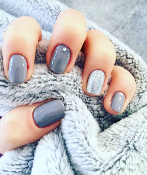 Greyscale Nail Art Is The Latest In Minimalist Beauty For 2017 | BEAUTY