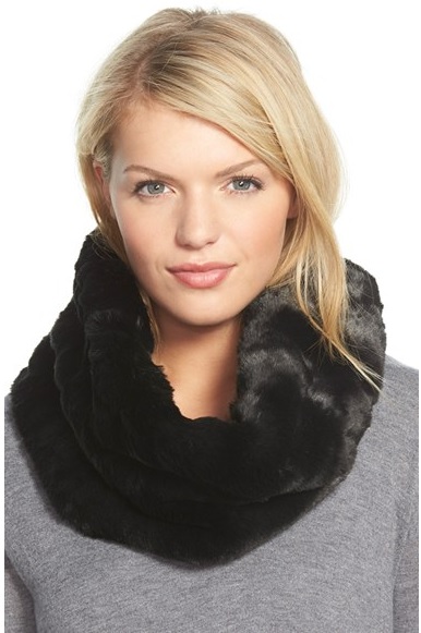 BLACK FAUX FUR SCARF