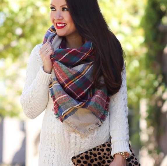 PLAID SCARF FEATURED IMAGE FASHION